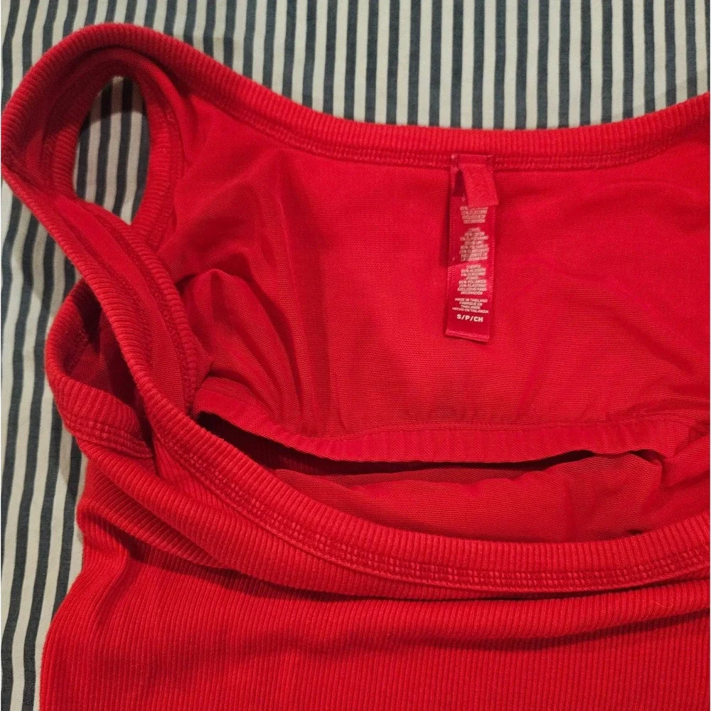 SKIMS Ribbed Onesie Women S Poppy Red Excellent Scoop Neck Sleeveless Bodysuit - Picture 5 of 9